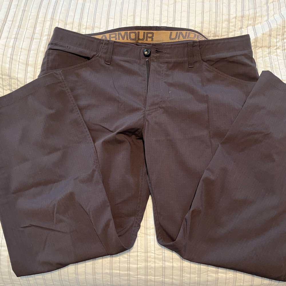 Men’s 42x32 Under Amour Pants